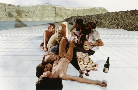 Superstudio-Gli Atti Fondamentali, Vita (Supersuperficie). Frutta e vino, 1971-photo: Georges Meguerditchian