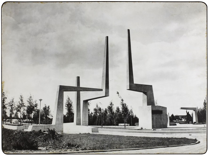 1964 ca De Poort van Constant (voorheen Ingang Sportpark Ookmeer), 1963-Bram Wisman