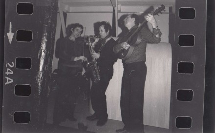 Constant making music with Jan Kalkman and saxophonist, ca 1984, Unknown