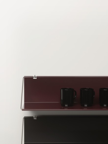 Spectrum Accessories Collection-Utrecht shelves burgundy detail