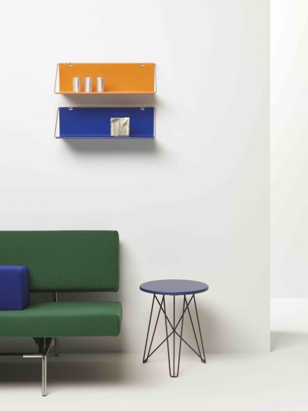 Spectrum | IJhorst stool blue and utrecht wall rack-klein